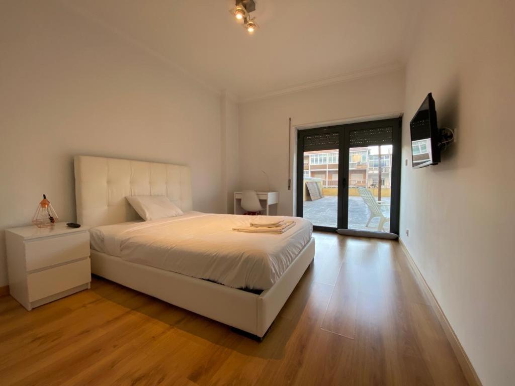 Bedrooms In Modern Guest House Almada Exterior foto